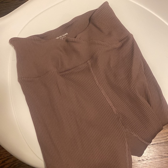 Year of Ours Veronica Ribbed Legging - Picture 6 of 6